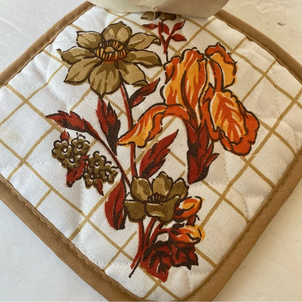 Vintage The Kitchen Shoppe R.A. Briggs & Co Potholder Floral Brown NWT Wood Hoop